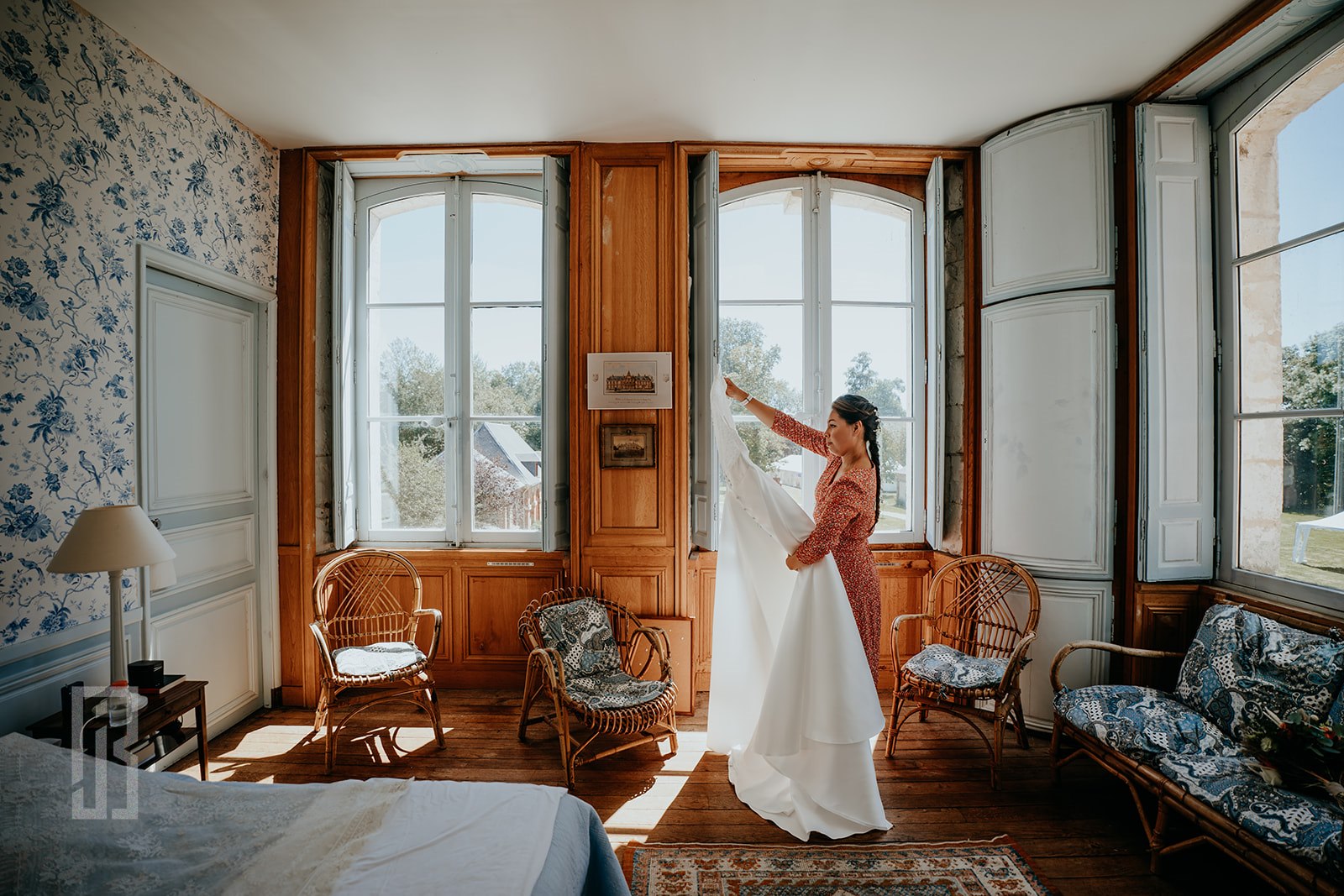 Séance photo de mariage dans le parc du Château de Lihus — Photo Julien Briche